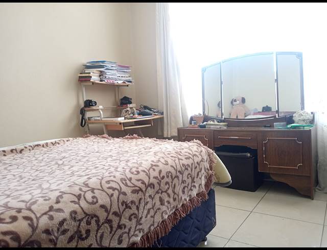 9 BEDROOM HOUSE FOR SALE IN BOKSBURG NORTH